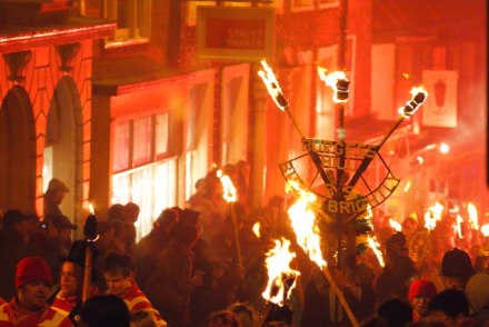 Lewes_Guy_Fawkes_Night_Celebrations_(7)_-_geograph.org.uk_-_1570233